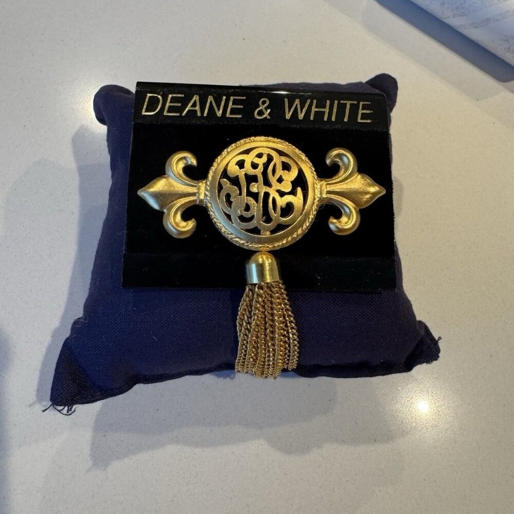 Elegant Vintage Gold Tassel Brooch by Deane & White